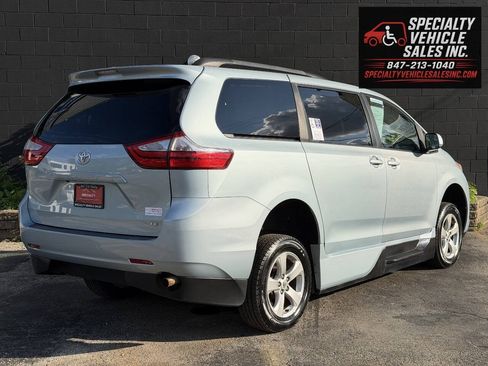 Used 2015 Toyota Sienna LE FWD image 6