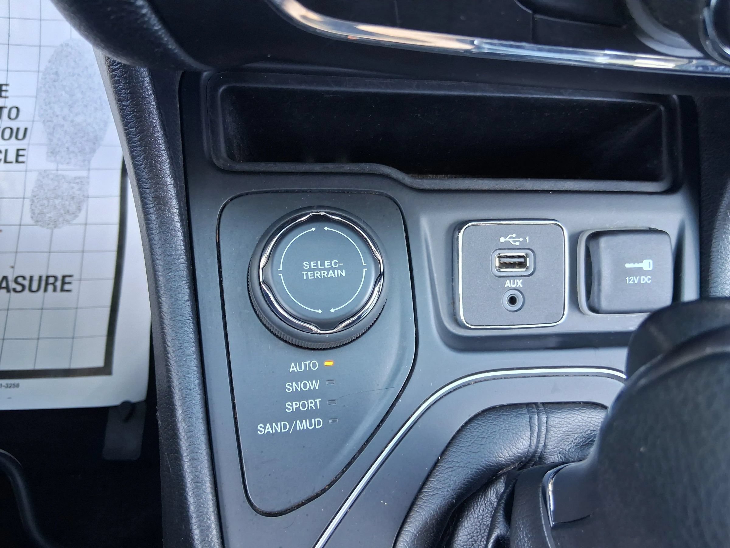 Used 2019 Jeep Cherokee Latitude w/ Popular Appearance Group AWD/4WD image 45