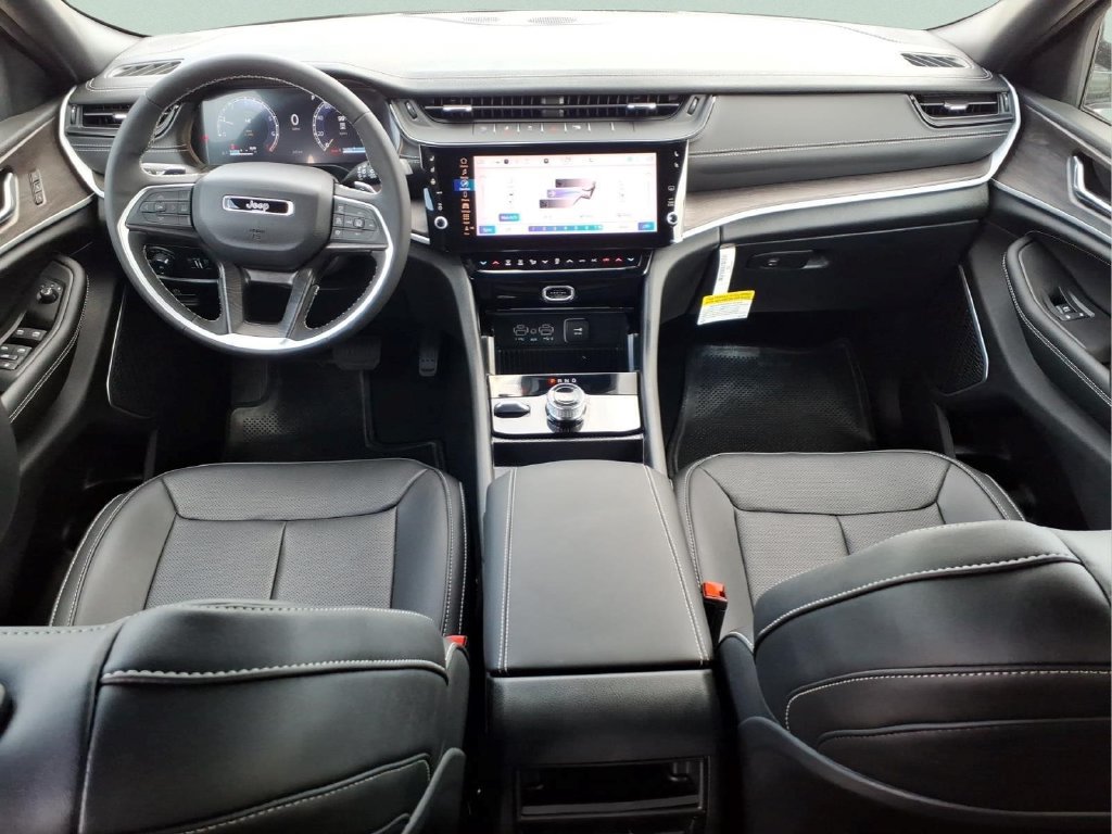 New 2026 Jeep Grand Cherokee Limited AWD/4WD image 14