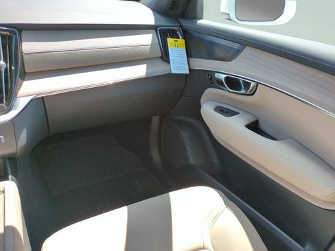 New 2026 Volvo XC90 T8 Plus w/ Protection Package Premier AWD/4WD image 12