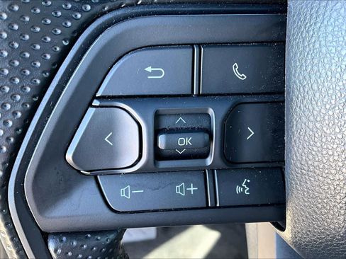 Used 2024 Toyota Tacoma SR image 19