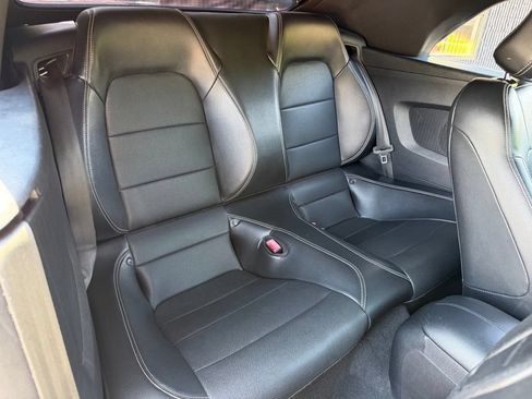 Used 2019 Ford Mustang GT Premium RWD image 38