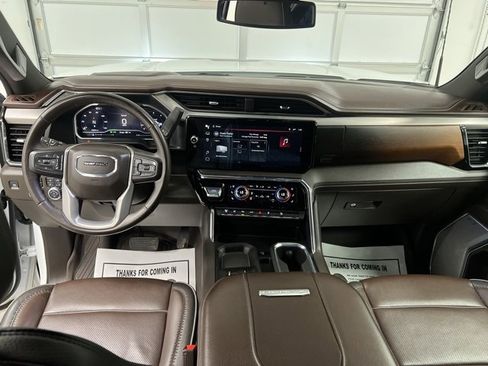 Used 2024 GMC Sierra 2500 Denali image 29
