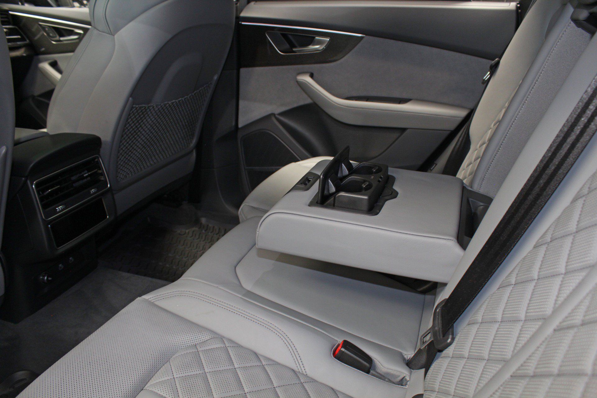 Used 2023 Audi SQ8 Premium Plus AWD/4WD image 35