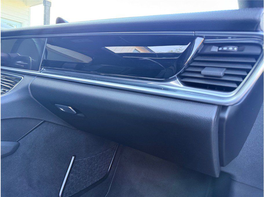 Used 2018 Porsche Panamera 4S AWD/4WD image 38