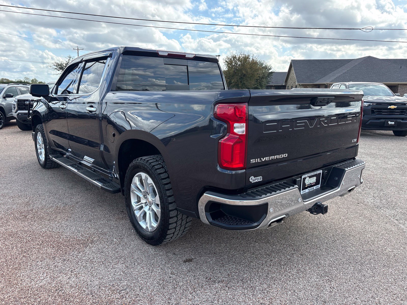 Used 2024 Chevrolet Silverado 1500 LTZ w/ LTZ Convenience Package II AWD/4WD image 4
