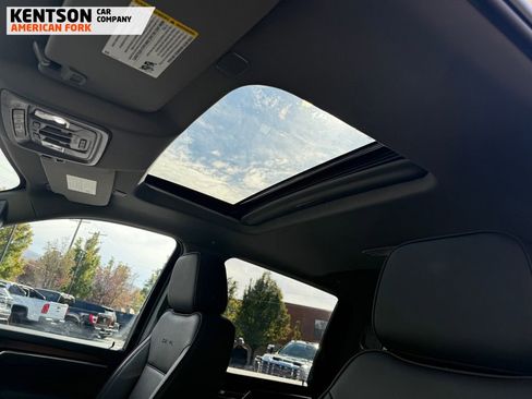 Used 2025 GMC Sierra 3500 Denali w/ Denali Reserve Package image 35