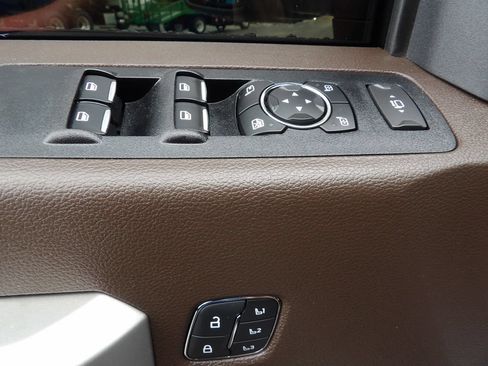 Used 2022 Ford F350 King Ranch w/ King Ranch Ultimate Package AWD/4WD image 15