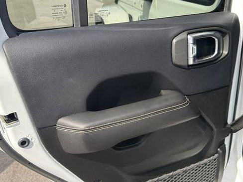 Used 2019 Jeep Wrangler Unlimited Sahara AWD/4WD image 23