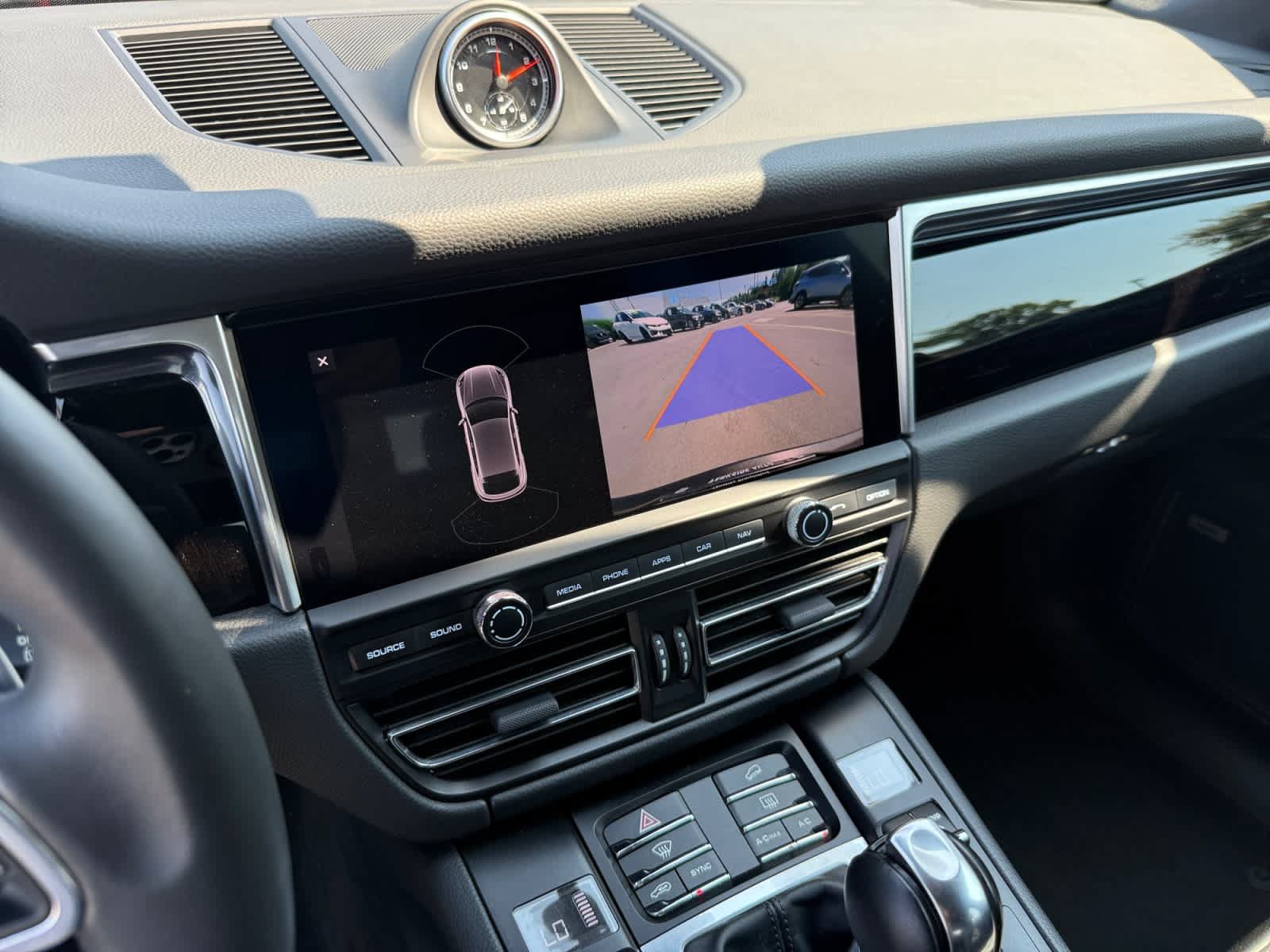 Used 2020 Porsche Macan AWD/4WD image 19