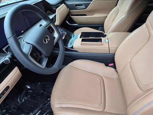 Used 2025 INFINITI QX80 Luxe AWD/4WD image 16