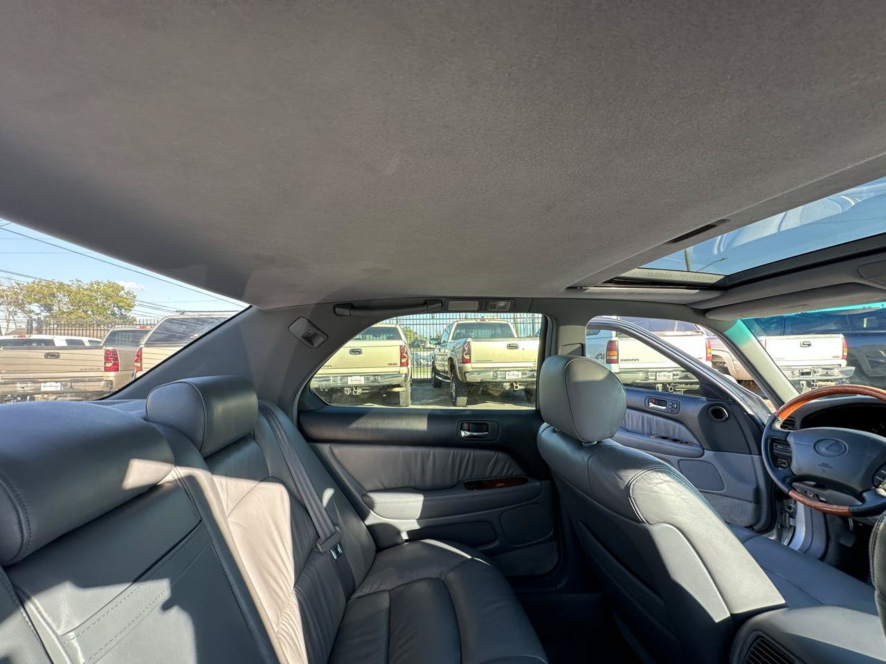 Used 1999 Lexus LS 400 w/ Premium Pkg RWD image 37