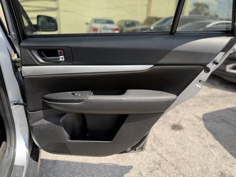 Used 2013 Subaru Outback 2.5i Premium AWD/4WD image 23