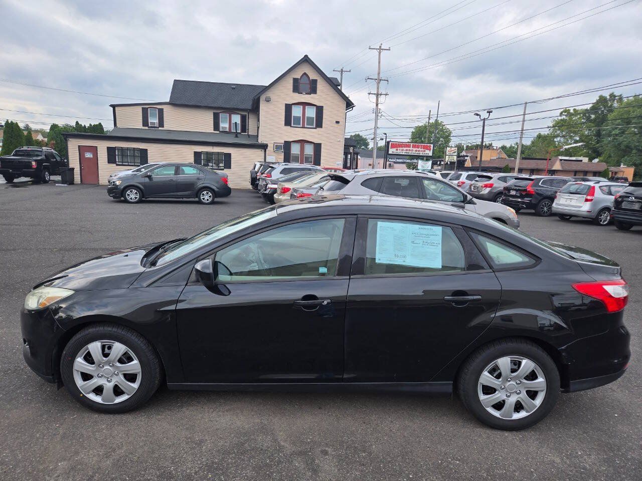 Used 2012 Ford Focus SE FWD image 9