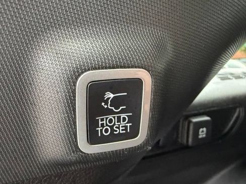 Used 2023 Jeep Grand Cherokee Altitude AWD/4WD image 27