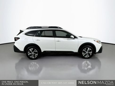 Used 2022 Subaru Outback Limited AWD/4WD image 5