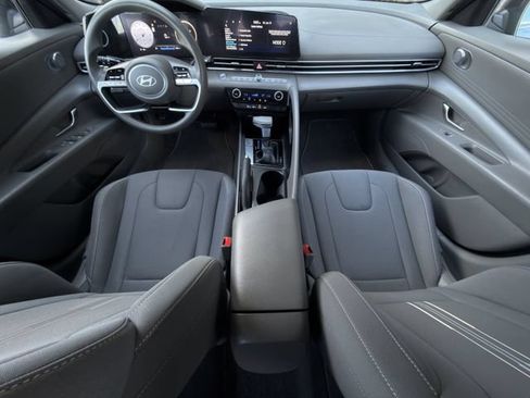 Used 2024 Hyundai Elantra SEL FWD image 9