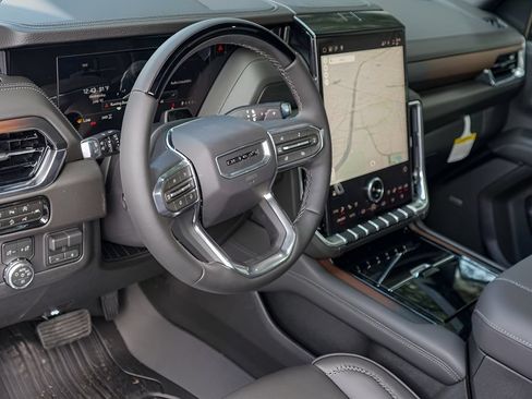 New 2026 GMC Yukon Denali w/ Denali Reserve Package AWD/4WD image 9