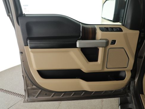 Used 2015 Ford F150 Lariat w/ Equipment Group 501A Mid AWD/4WD image 8