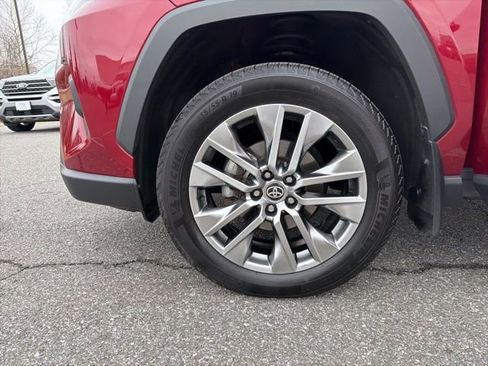 Used 2023 Toyota RAV4 XLE Premium image 26