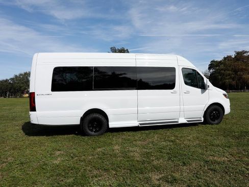 Used 2024 Mercedes-Benz Sprinter 3500 image 5