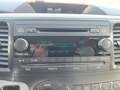 Used 2011 Toyota Sienna XLE w/ Entertainment Pkg FWD image 21