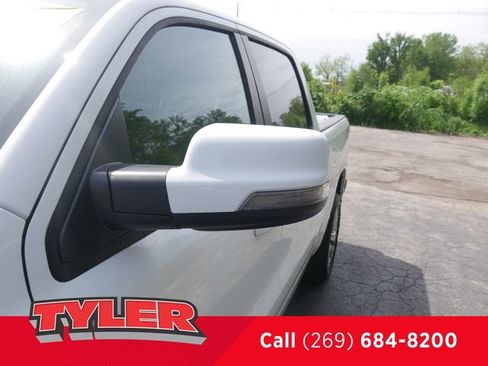 Used 2023 RAM 1500 Big Horn AWD/4WD image 12
