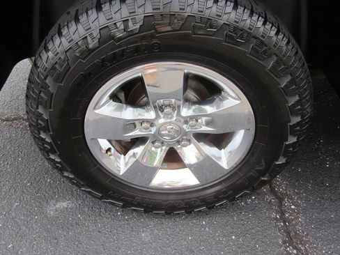 Used 2017 RAM 1500 Classic SLT RWD image 15