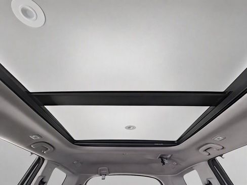 Used 2023 Honda Pilot Touring image 17