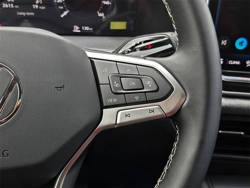 Used 2025 Volkswagen Tiguan S image 19