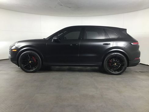Certified 2024 Porsche Cayenne S AWD/4WD image 2