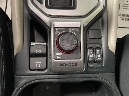 Used 2022 Subaru Forester Premium image 18