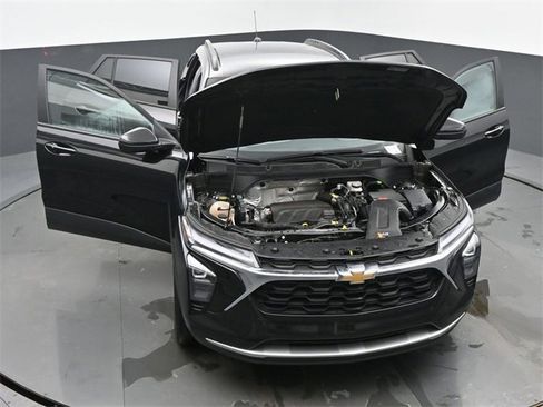 Used 2024 Chevrolet Trax LT w/ Driver Confidence Package image 62