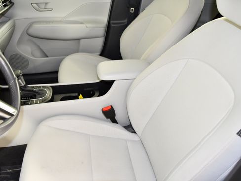 Used 2025 Hyundai Kona SEL AWD/4WD image 37
