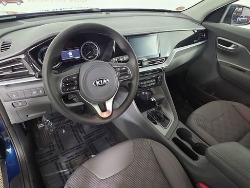 Used 2020 Kia Niro LX image 20