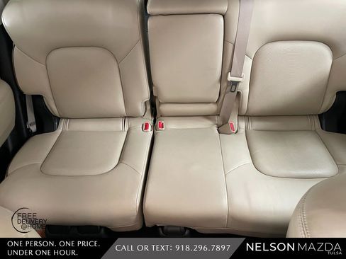 Used 2017 Nissan Armada Platinum w/ Interior Lighting Package image 30