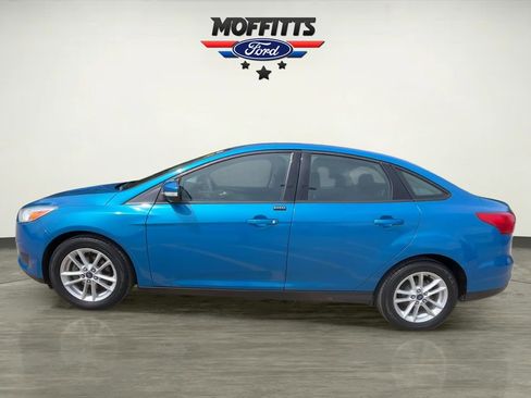Used 2015 Ford Focus SE FWD image 2