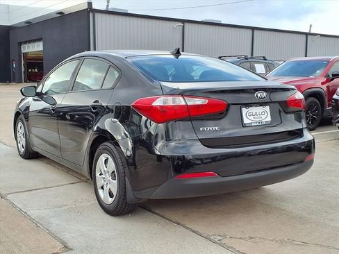 Used 2016 Kia Forte LX image 7