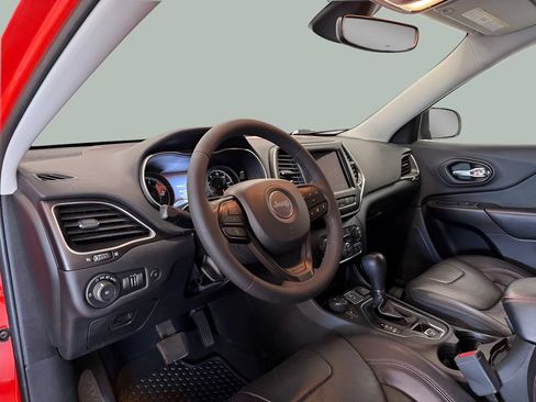 Used 2021 Jeep Cherokee Trailhawk w/ Technology Group AWD/4WD image 14