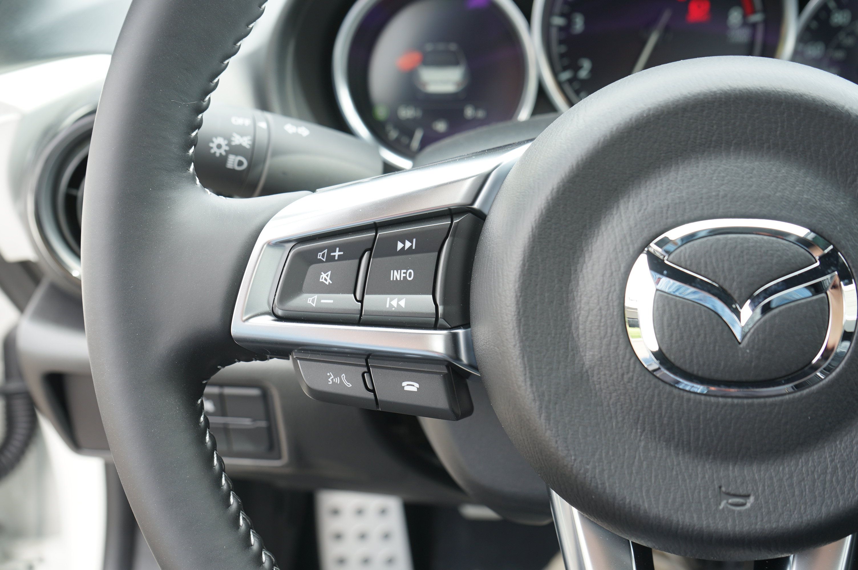 New 2026 MAZDA MX-5 Miata Club w/ Interior Package RWD image 27