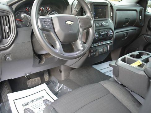 Used 2023 Chevrolet Silverado 1500 Custom image 10