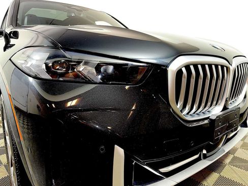 Certified 2024 BMW X5 xDrive40i w/ Parking Assistance Package AWD/4WD image 25