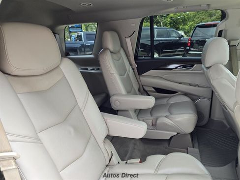 Used 2019 Cadillac Escalade Premium Luxury RWD image 30