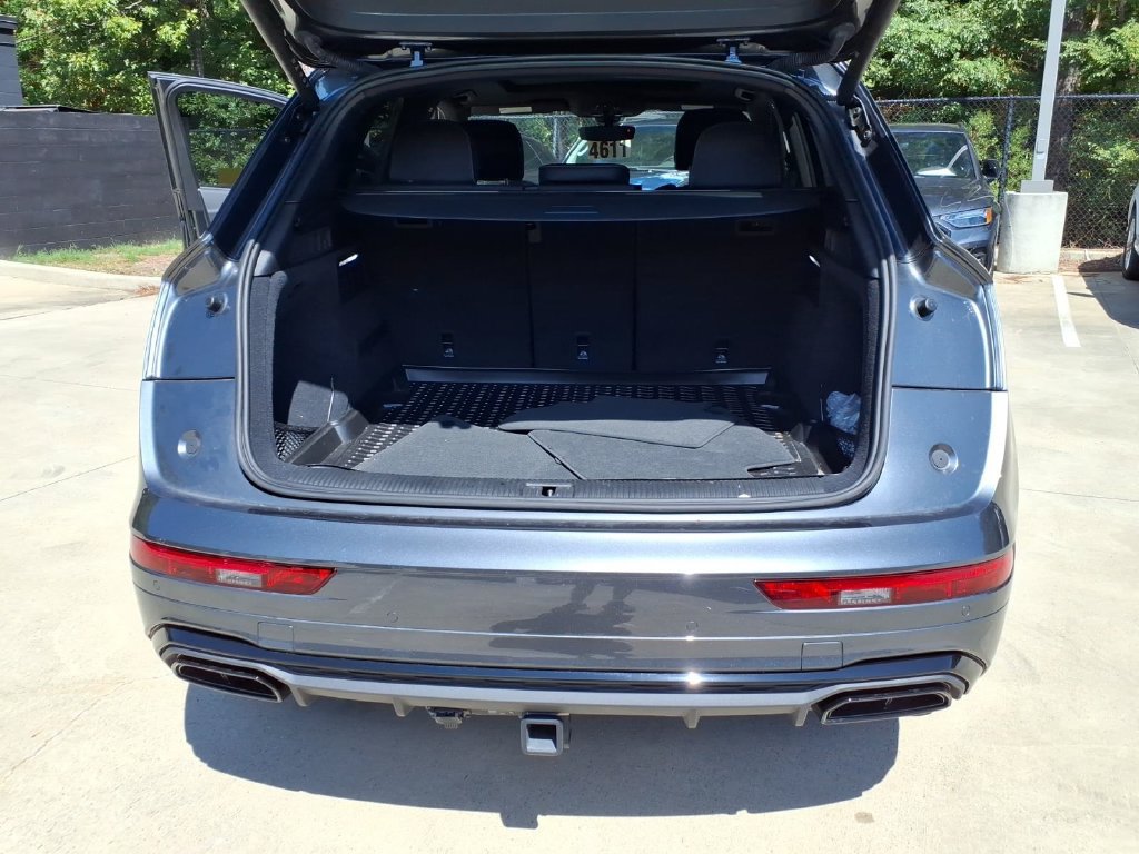 Used 2024 Audi Q5 2.0T Premium w/ Summer of Audi Package AWD/4WD image 22