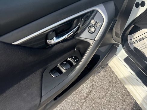 Used 2014 Nissan Altima 2.5 S FWD image 14