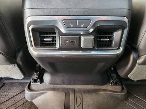 Used 2019 Chevrolet Silverado 1500 High Country image 32