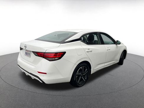 Used 2025 Nissan Sentra SV image 7