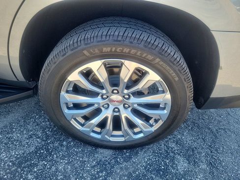 Used 2023 GMC Yukon Denali AWD/4WD image 10