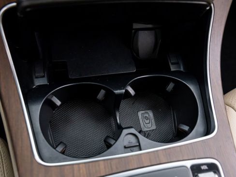 Used 2022 Mercedes-Benz GLC 300 4MATIC image 24