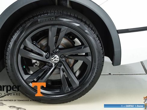 Used 2023 Volkswagen Tiguan SE R-Line FWD image 6